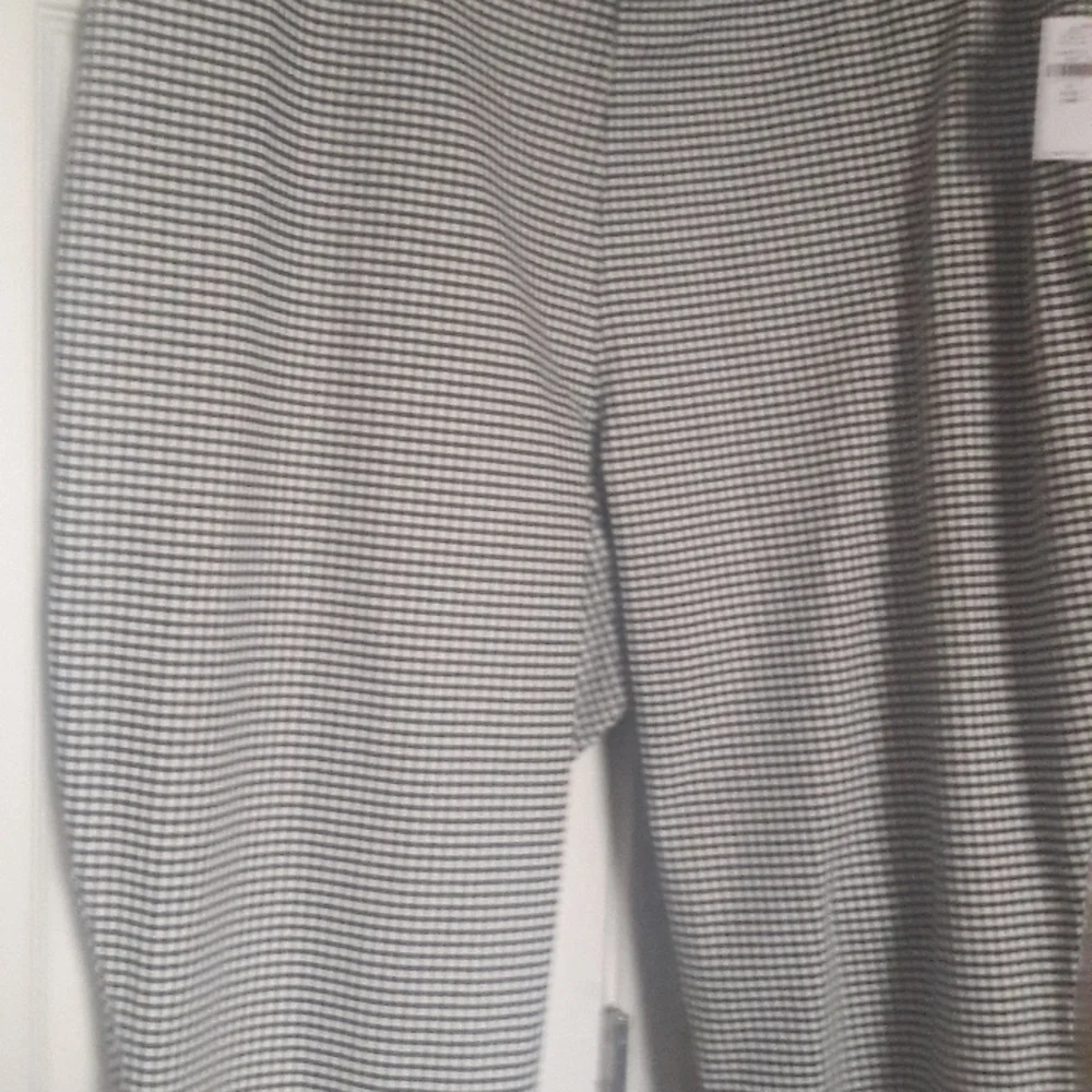 Old Navy Women's pull on pants Long Length NWT - Picture 4 of 12